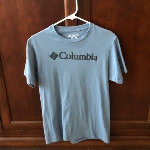 Columbia t shirt